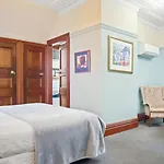 Wellesley Boutique Hotel